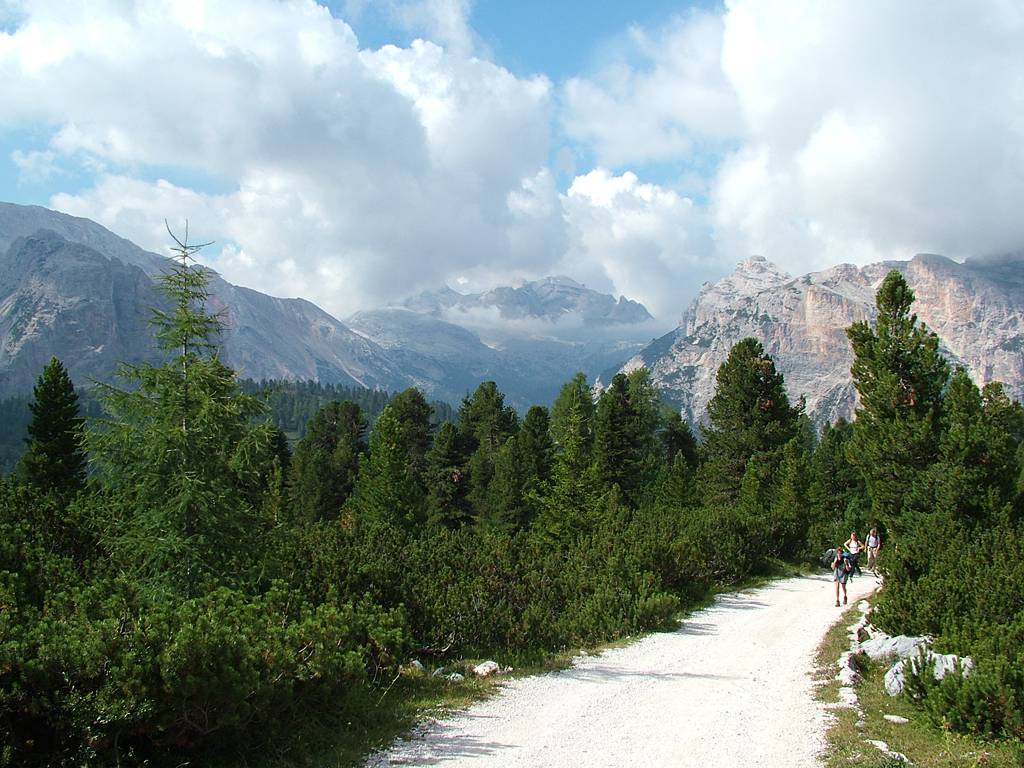Der Weg 7 f&uuml;hrt uns in Richtung Westen.