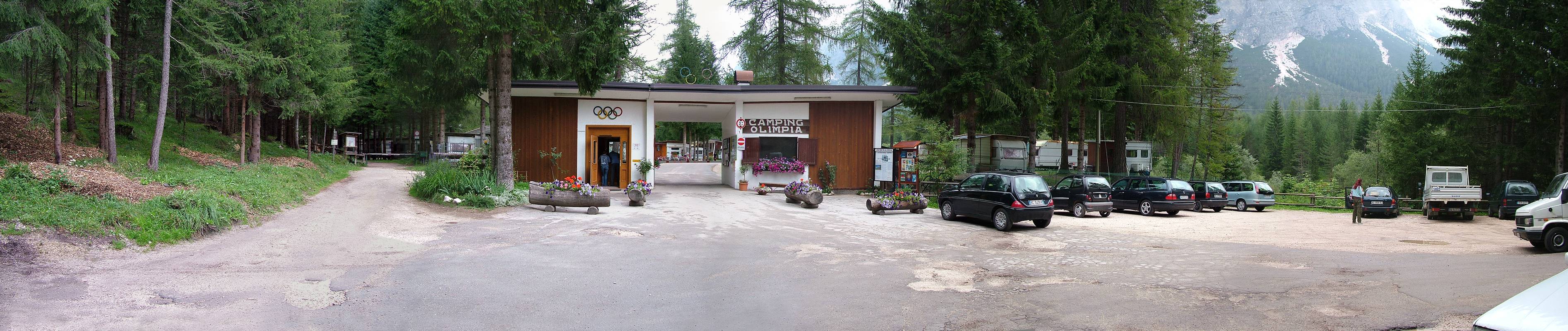 Der Eingangsbereich des Zeltplatzes mit der Rezeption.