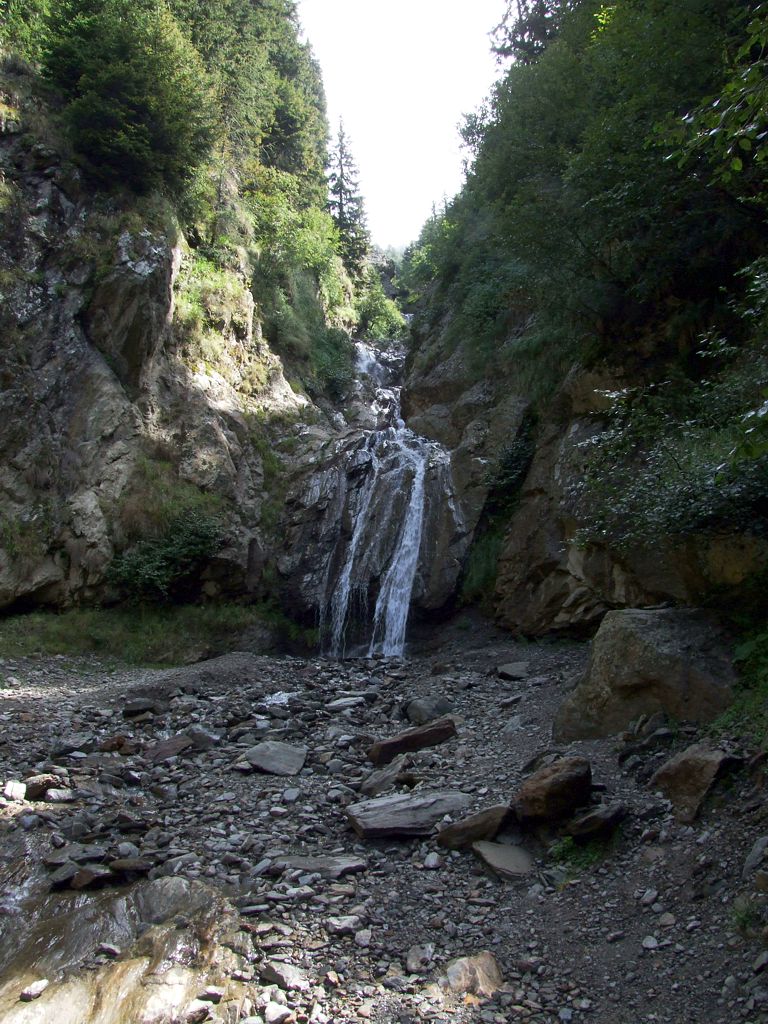 Wunderschön, dieser Mini-Wasserfall.