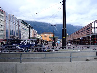 Der Südtiroler Platz. Hier trifft sich Fern- und Nahverkehr.